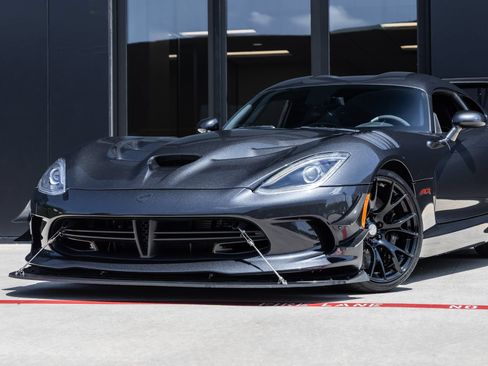 Used 2016 Dodge Viper ACR w/ Extreme Aero Package RWD image 3