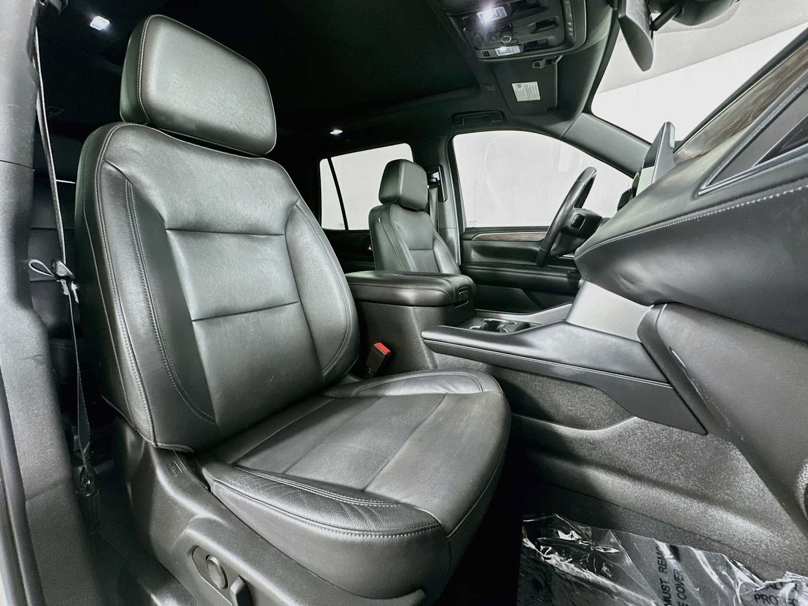 Used 2021 Chevrolet Tahoe LT w/ Luxury Package RWD image 28