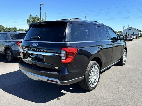Used 2024 Ford Expedition Limited AWD/4WD image 3