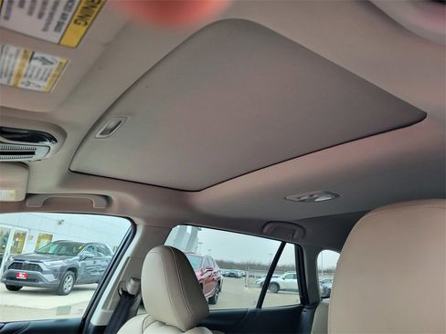 Used 2023 Subaru Outback Limited image 8