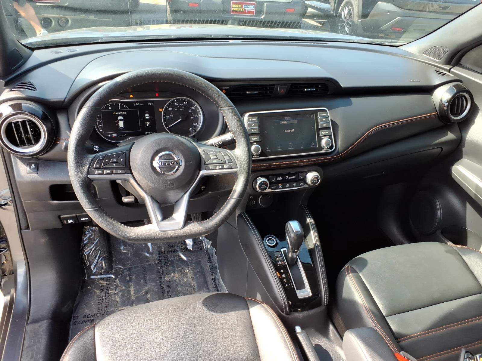 Used 2019 Nissan Kicks SR w/ SR Premium Package FWD image 11