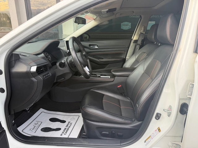 Used 2022 Nissan Altima 2.5 SR w/ Midnight Edition Package FWD image 10
