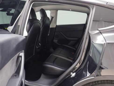 Used 2022 Tesla Model Y Performance image 12