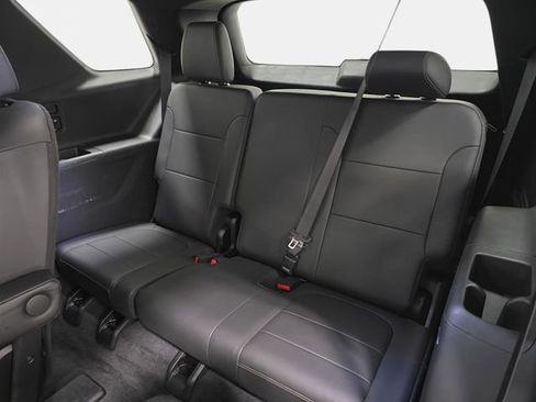 Used 2023 Chevrolet Traverse LT w/ LPO, Floor Liner Package image 36