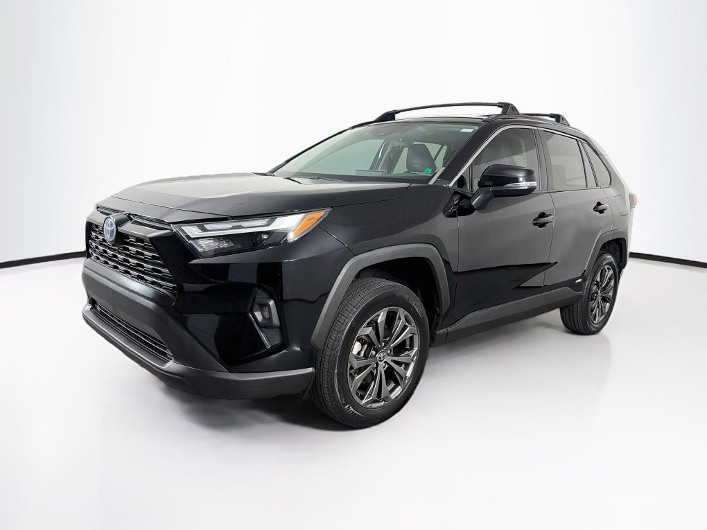 Used 2023 Toyota RAV4 XLE Premium AWD/4WD image 3