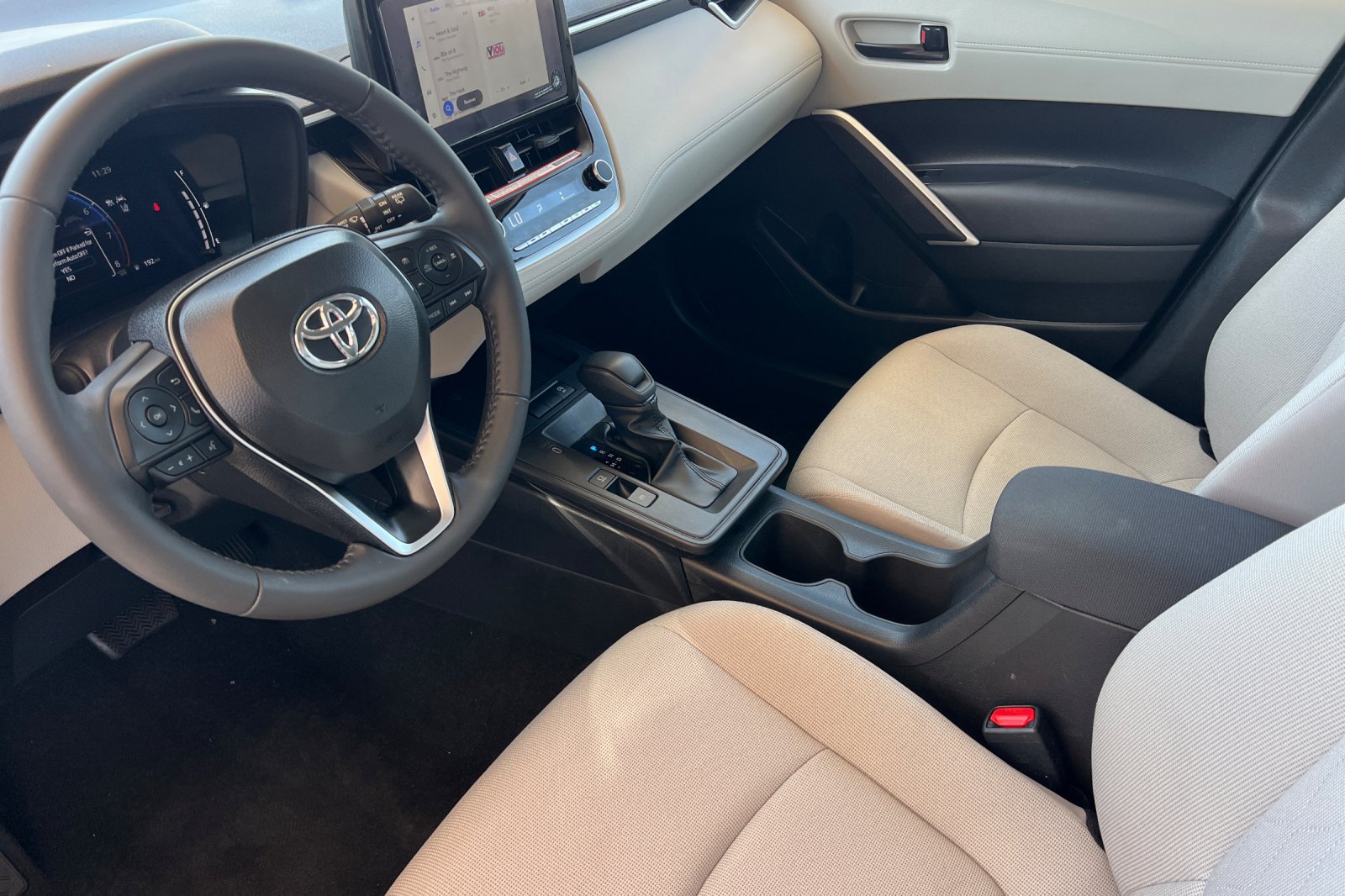 Certified 2026 Toyota Corolla Cross LE FWD image 9
