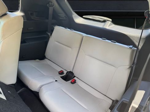 Used 2022 Mitsubishi Outlander SEL AWD/4WD image 16
