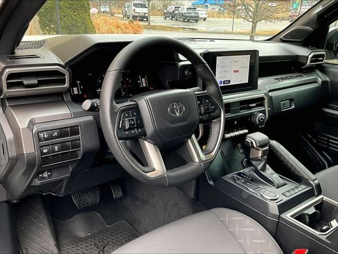 Used 2024 Toyota Tacoma SR5 w/ SR5 Upgrade Package image 18