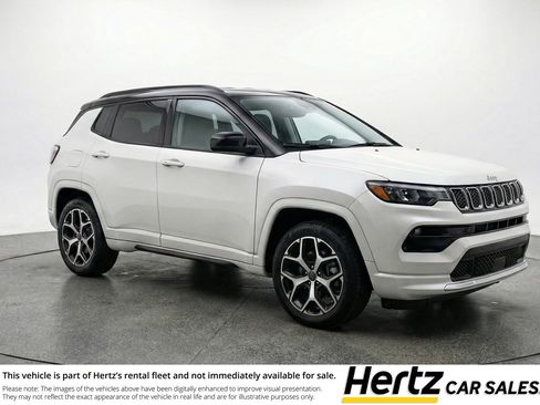 Used 2025 Jeep Compass Limited image 1