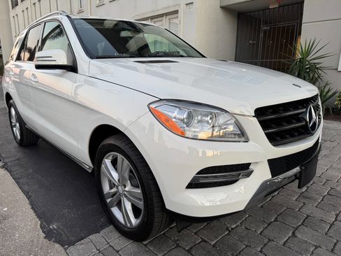 Used 2015 Mercedes-Benz ML 350 4MATIC w/ Premium 1 Package image 11