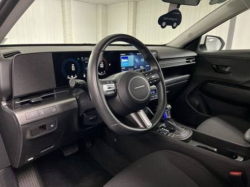 Used 2025 Hyundai Kona SEL image 10