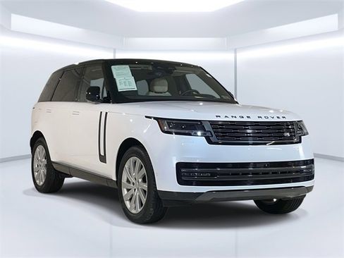 Used 2024 Land Rover Range Rover SE image 3