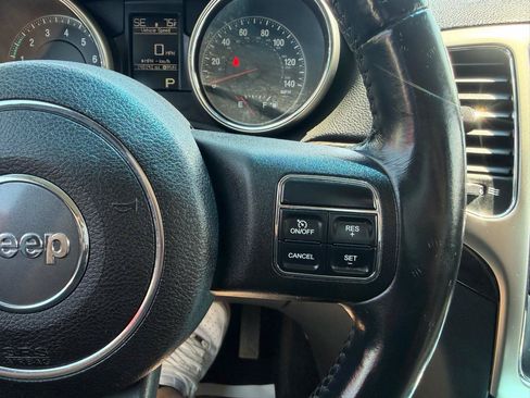 Used 2011 Jeep Grand Cherokee Laredo AWD/4WD image 20