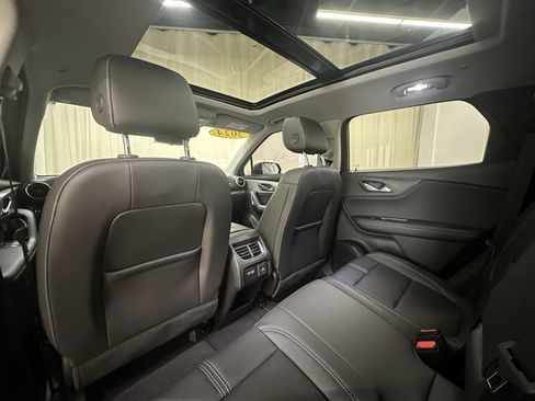 Used 2024 Chevrolet Blazer LT w/ Sound & Technology Package AWD/4WD image 22