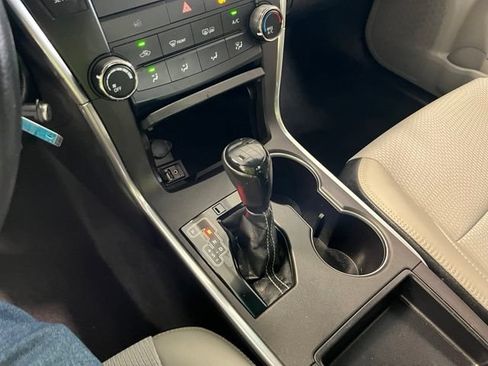 Used 2016 Toyota Camry SE FWD image 29