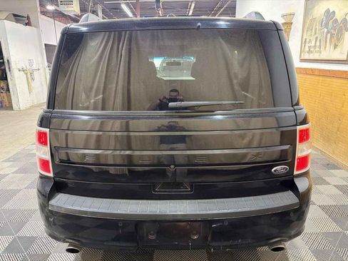 Used 2019 Ford Flex SE image 4