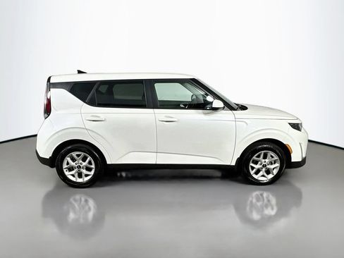 Used 2025 Kia Soul LX w/ LX Technology Package FWD image 7