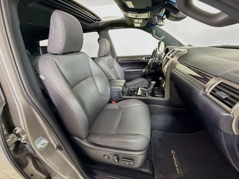 Certified 2020 Lexus GX 460 Premium w/ Premium Package image 29