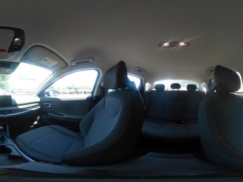 Used 2025 Nissan Altima 2.5 SV FWD image 42