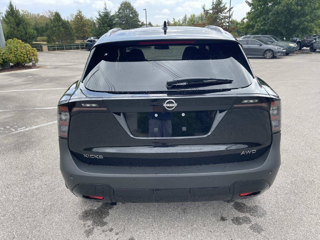New 2027 Nissan Kicks SR w/ SR Premium Package AWD/4WD image 4