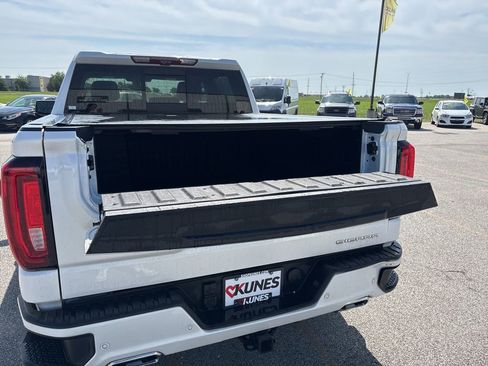 Used 2020 GMC Sierra 1500 Denali w/ Denali Ultimate Package AWD/4WD image 9