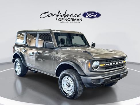 New 2025 Ford Bronco 4-Door image 1