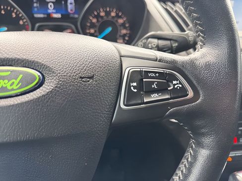 Used 2019 Ford Escape SE image 15