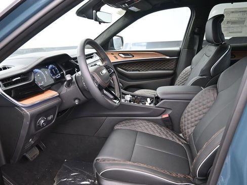 New 2026 Jeep Grand Cherokee L Summit w/ MOPAR Finishing Package AWD/4WD image 11