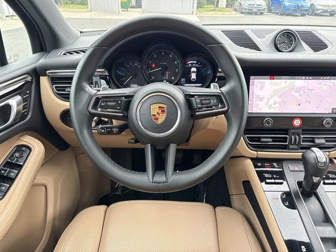 Used 2023 Porsche Macan AWD/4WD image 13