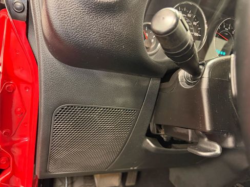 Used 2015 Jeep Wrangler Unlimited Sport w/ Quick Order Package 24S AWD/4WD image 22