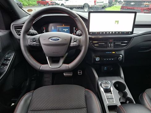 Used 2023 Ford Escape ST-Line w/ Tech Pack #1 AWD/4WD image 11