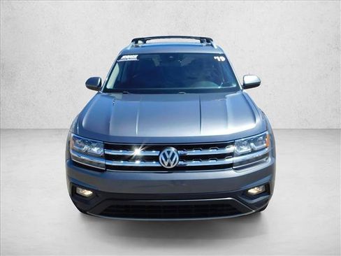 Used 2019 Volkswagen Atlas SE w/ Panoramic Sunroof Package FWD image 3