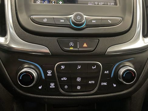 Used 2023 Chevrolet Equinox LT AWD/4WD image 9