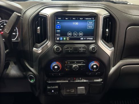 Used 2021 Chevrolet Silverado 2500 LT w/ Convenience Package image 27