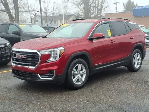 Used 2022 GMC Terrain SLE w/ Driver Convenience Package image 1