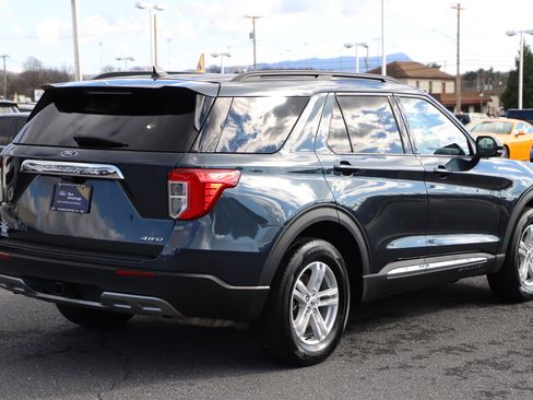 Certified 2023 Ford Explorer XLT w/ Equipment Group 202A image 5