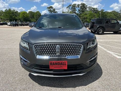 Used 2019 Lincoln MKC Premiere FWD image 2