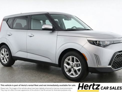 Used 2025 Kia Soul LX w/ LX Technology Package FWD image 1