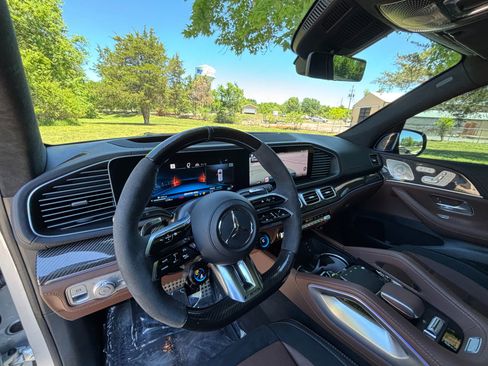 Used 2024 Mercedes-Benz GLS 63 AMG 4MATIC image 10