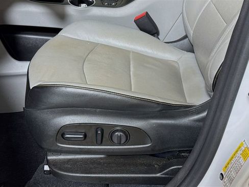 Used 2021 GMC Terrain SLT FWD image 17