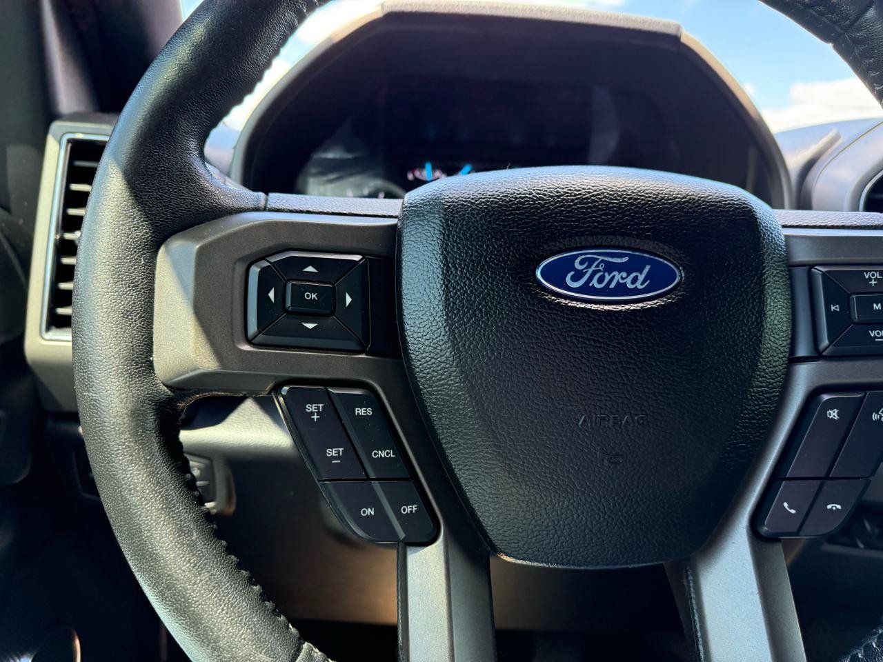 Used 2018 Ford Expedition XLT AWD/4WD image 19