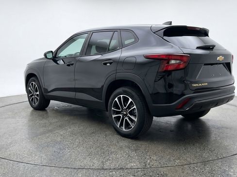 Used 2025 Chevrolet TrailBlazer LT FWD image 6