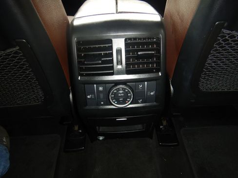 Used 2015 Mercedes-Benz GL 550 4MATIC image 23
