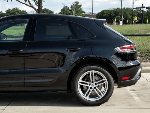 Used 2025 Porsche Macan AWD/4WD image 15