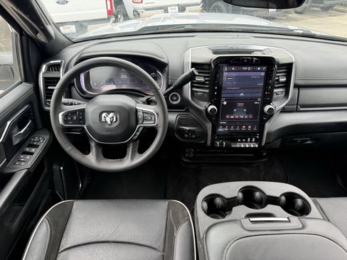 Used 2026 RAM 2500 Laramie AWD/4WD image 15