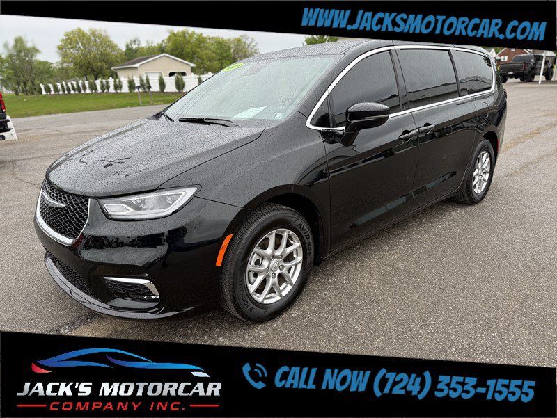 Used 2026 Chrysler Pacifica Select FWD image 9