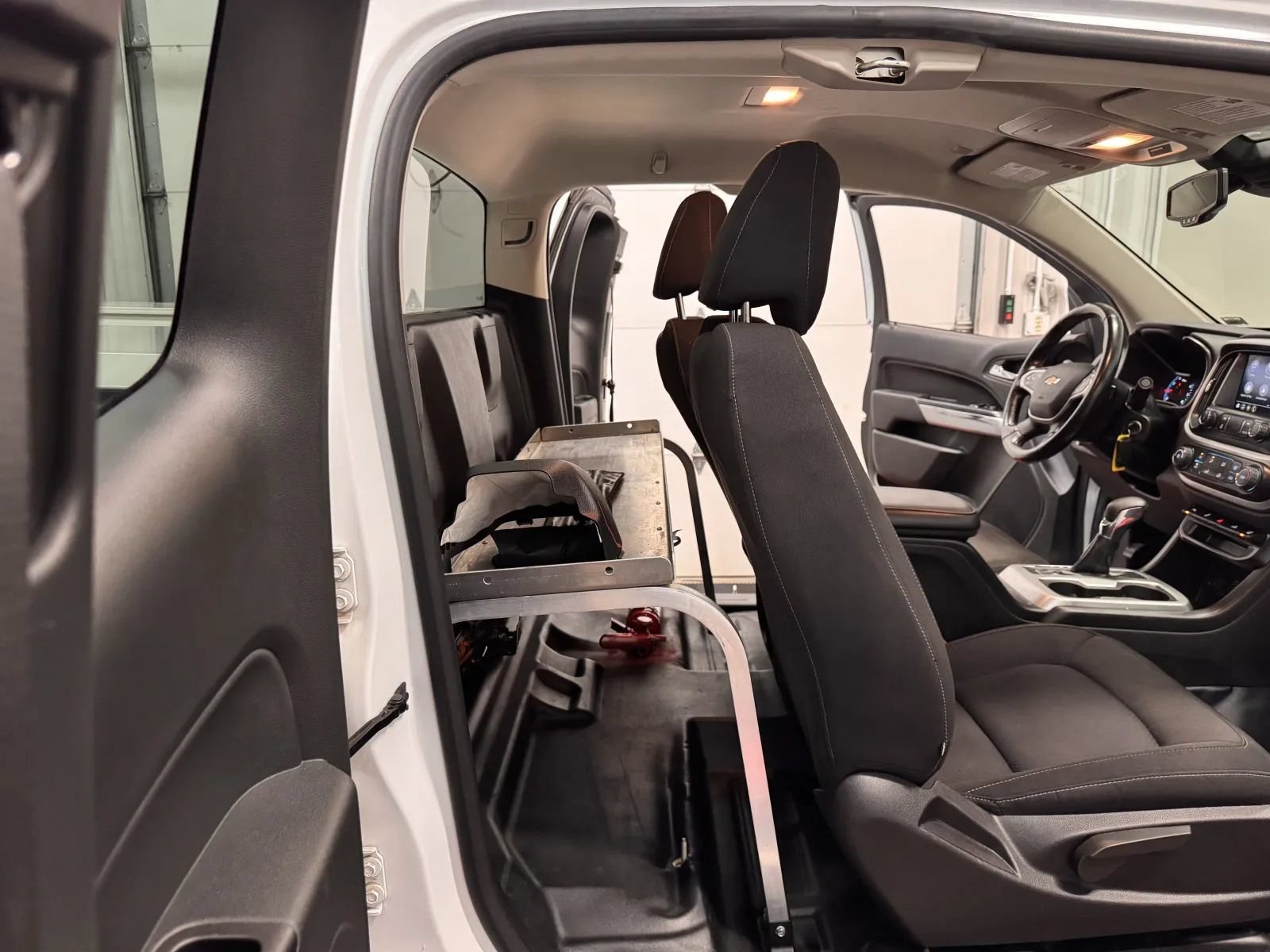 Used 2022 Chevrolet Colorado LT w/ Fleet Safety Package AWD/4WD image 39