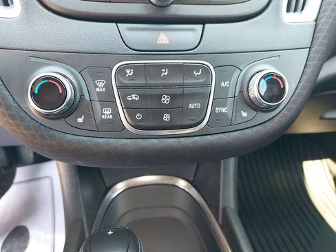Used 2019 Chevrolet Malibu LT w/ Driver Confidence Package FWD image 17