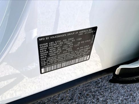 Used 2025 Volkswagen Atlas SE FWD image 34