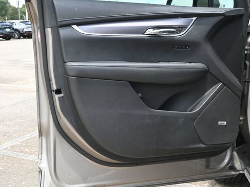 Used 2022 Cadillac XT6 Luxury FWD image 18